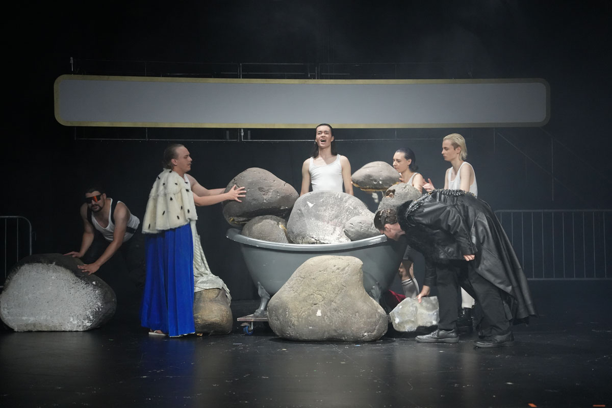 DER EINZIGE MANN AM HIMMEL BIN ICH. | Junges Theater am Schauspiel Wuppertal | 2025 DER EINZIGE MANN AM HIMMEL BIN ICH. | Junges Theater am Schauspiel Wuppertal | 2025